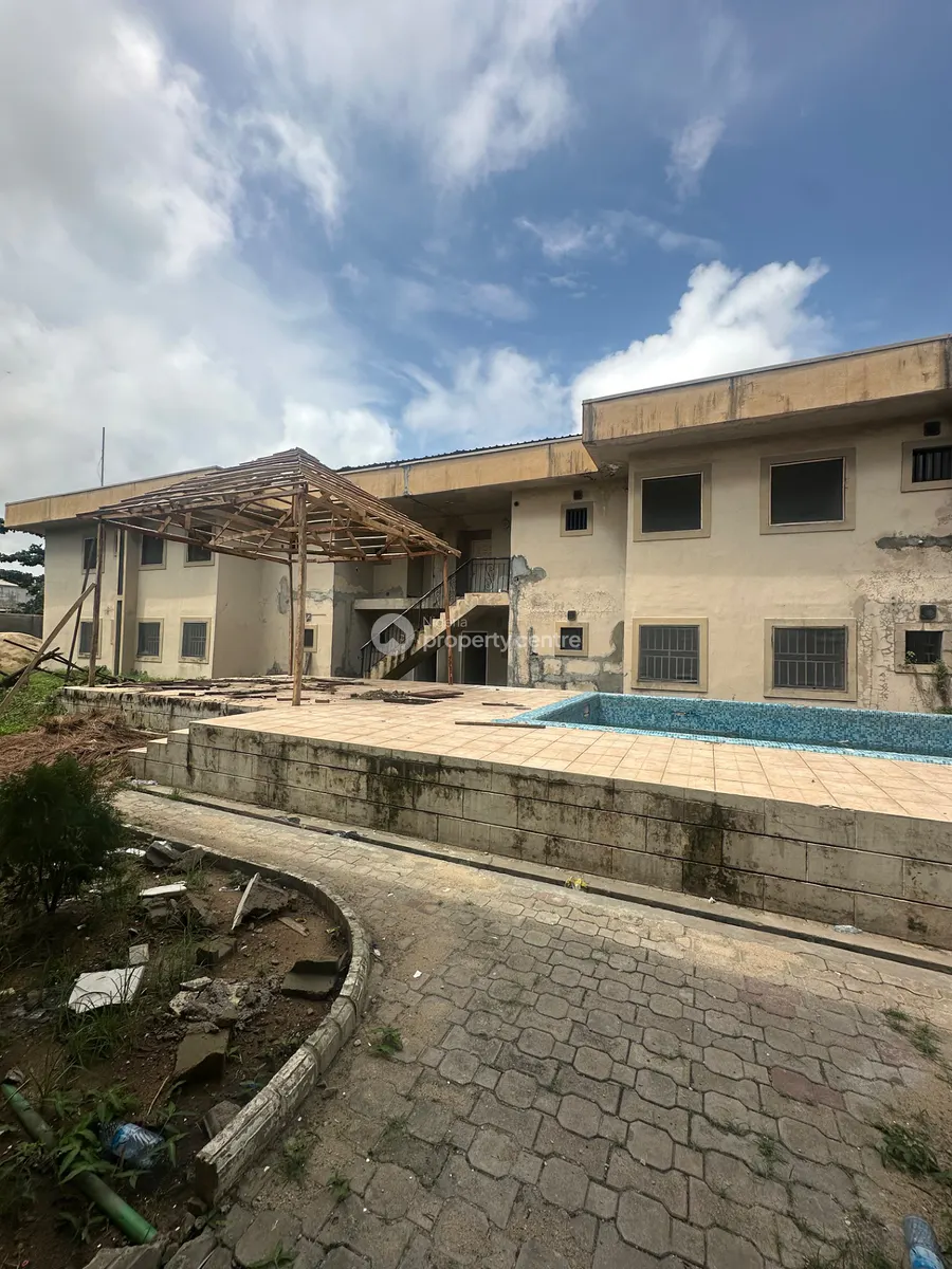 2 Detached Buildings with 8 Blocks of Flats on Over 1800SQM