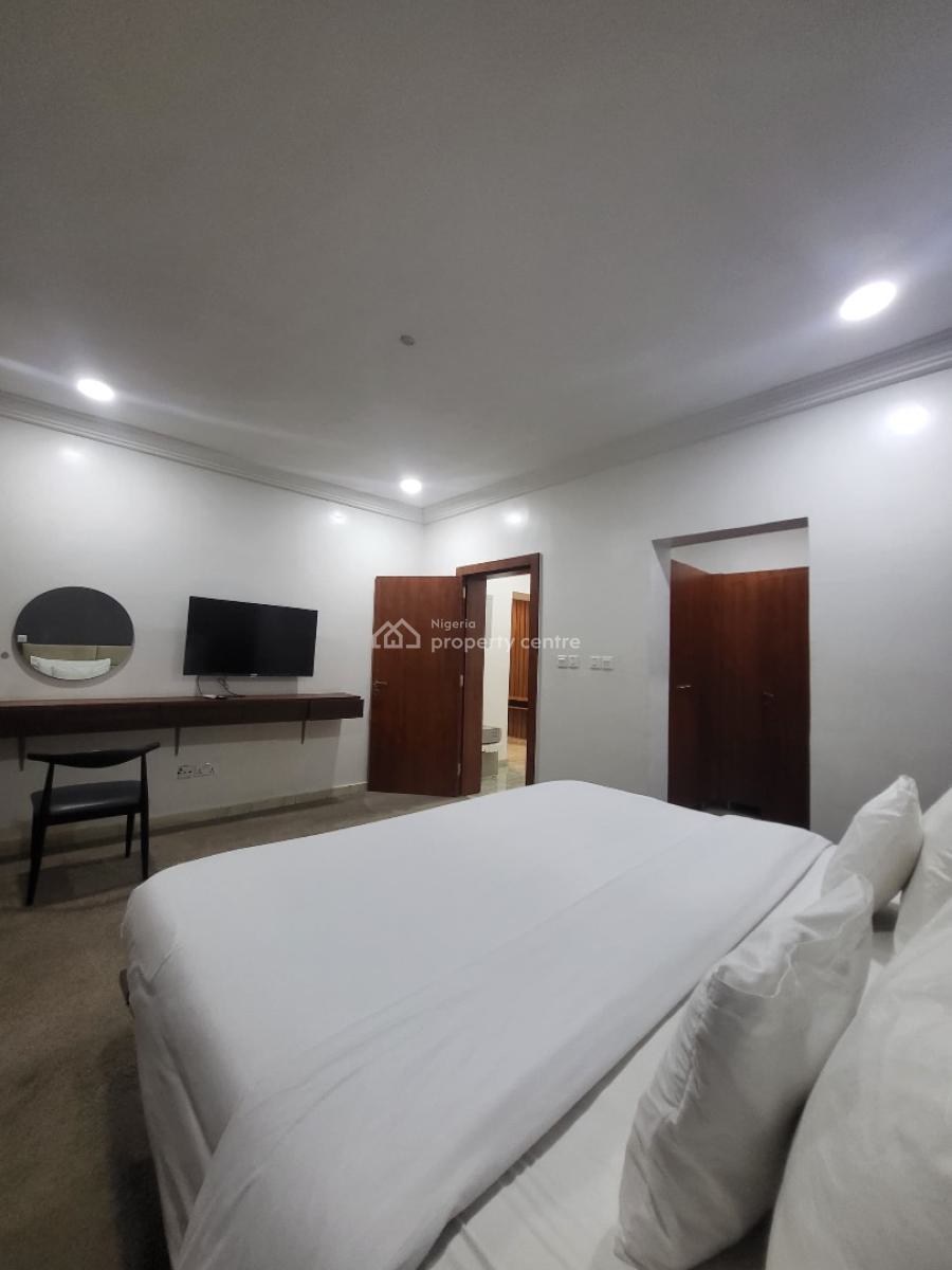 Luxury Smart 3 Bedrooms Serviced and Furnished Apartment, By Old Cbn, Garki, Abuja, Flat / Apartment Short Let