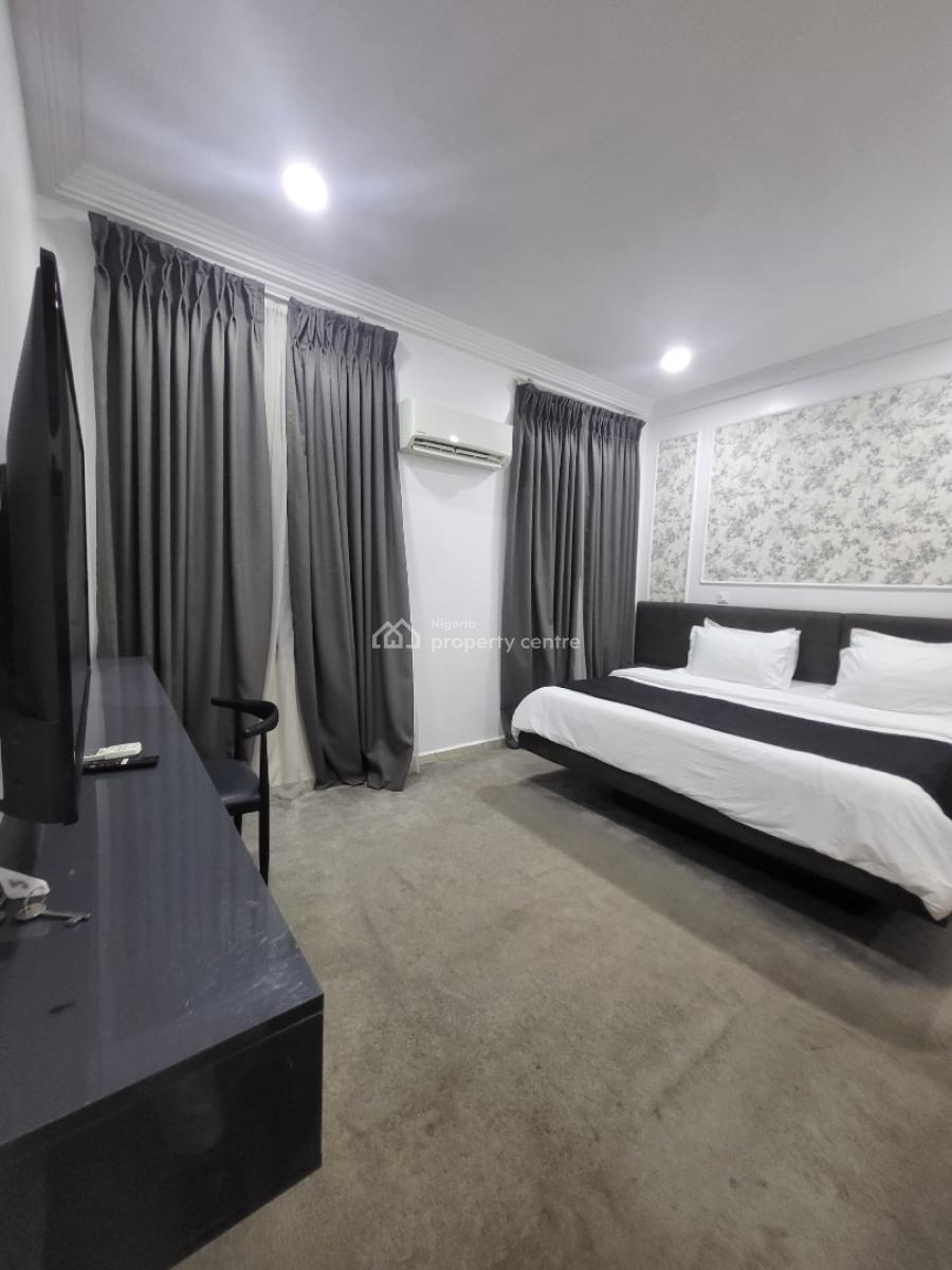 Luxury Smart 3 Bedrooms Serviced and Furnished Apartment, By Old Cbn, Garki, Abuja, Flat / Apartment Short Let