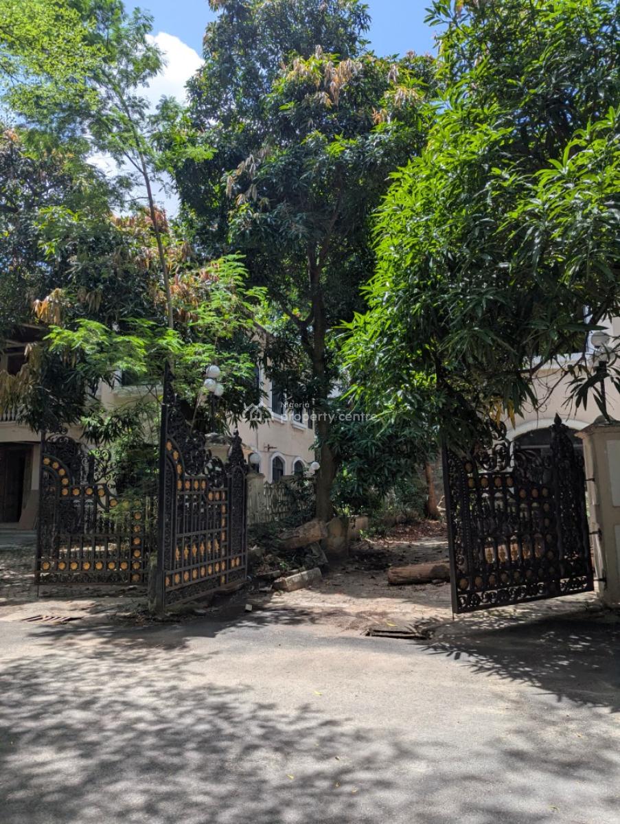 Grand 3-bedroom Duplex with Pool, Gym, Lawn Tennis Etc, 2nd Toll Gate, Lekki, Lagos, Detached Duplex for Rent