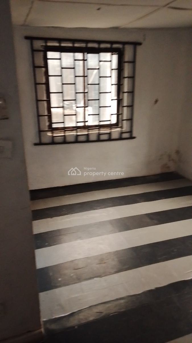 Vacant Room & Parlour Under a T8 Duplex with 1 Toilet & 1 Bath, 3rd Avenue, Festac, Amuwo Odofin, Lagos, Mini Flat (room and Parlour) for Rent