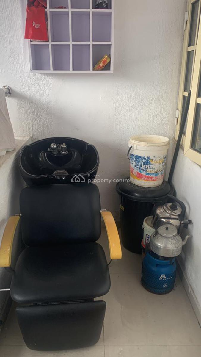 Shop Upstairs, Chevron Drive, Lekki, Lagos, Plaza / Complex / Mall for Rent