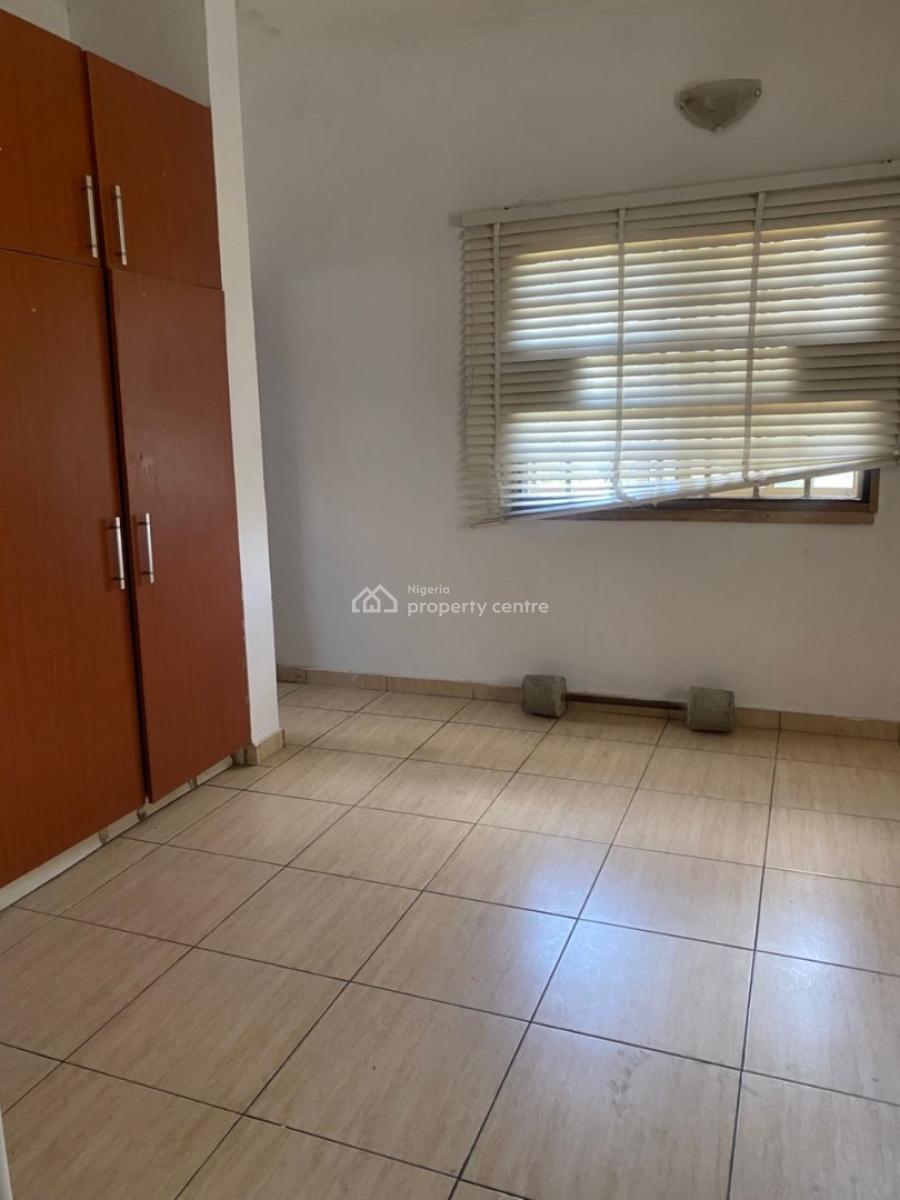 a Spacious Semi Master Room in Shared Apartment, Oba Elegushi Housing Estate, Mobil Road, Ilaje, Ajah, Lagos, Self Contain (single Rooms) for Rent