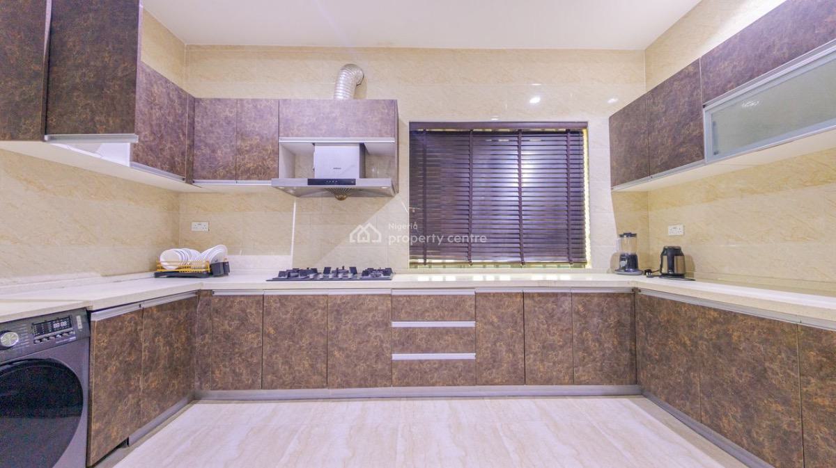 3 Bedroom Apartment, Lekki Phase 1, Lekki, Lagos, Flat / Apartment Short Let
