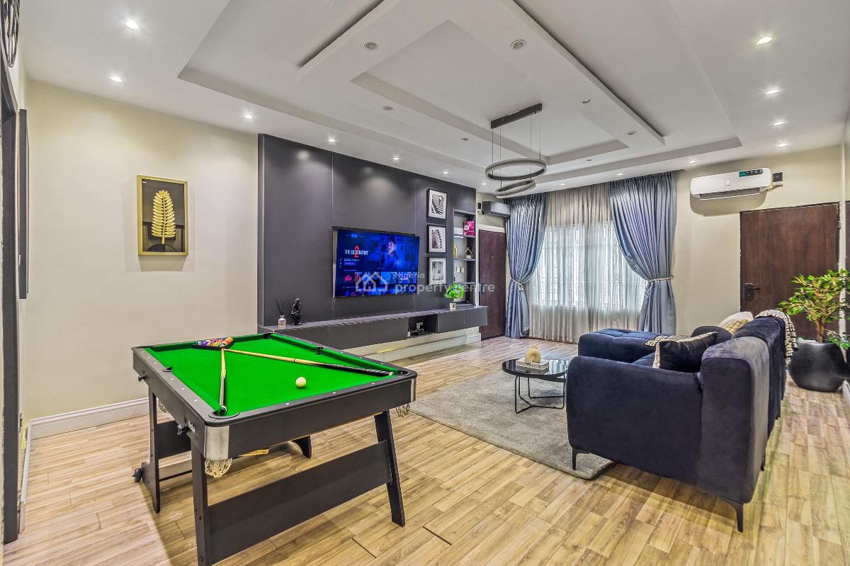 3 Bedroom with Unlimited Wifi, Ps5 and Pool, Snooker and Table Tennis Available, Lekki Phase 1, Lekki, Lagos, Flat / Apartment Short Let