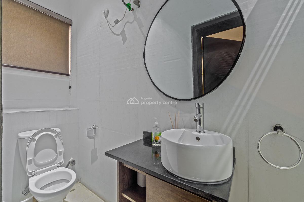 3 Bedroom with Unlimited Wifi, Ps5 and Pool, Snooker and Table Tennis Available, Lekki Phase 1, Lekki, Lagos, Flat / Apartment Short Let