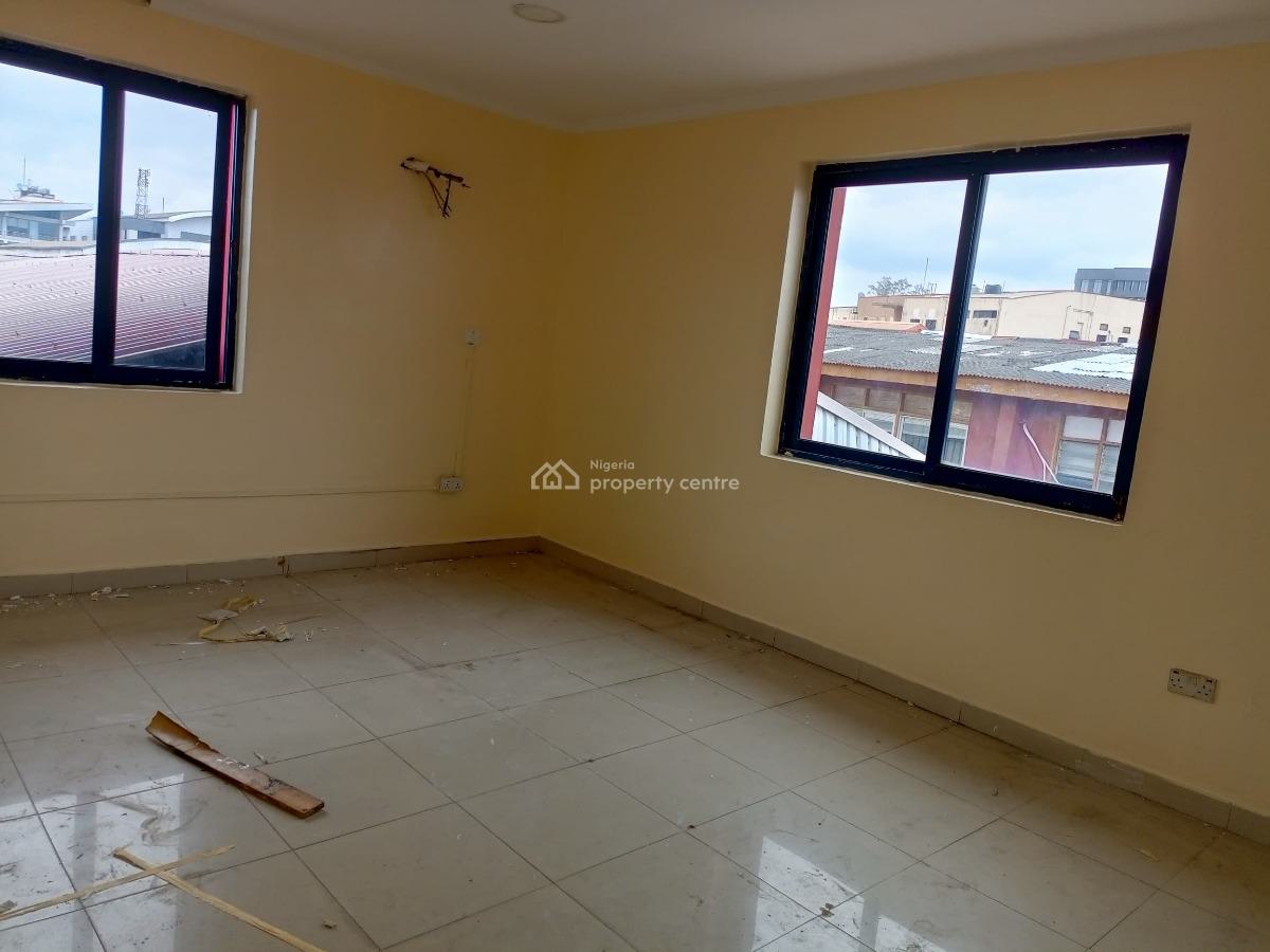 Fully Service 320 Sqm Open Plan Office Space, Bank Anthony Way, Ikeja, Lagos, Office Space for Rent