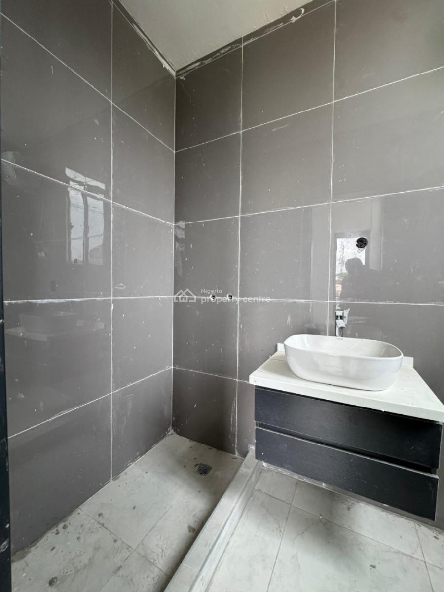 Spacious 2 Bedroom Apartments, Lekki Phase 1 Lekki, Lekki Phase 1, Lekki, Lagos, House for Sale
