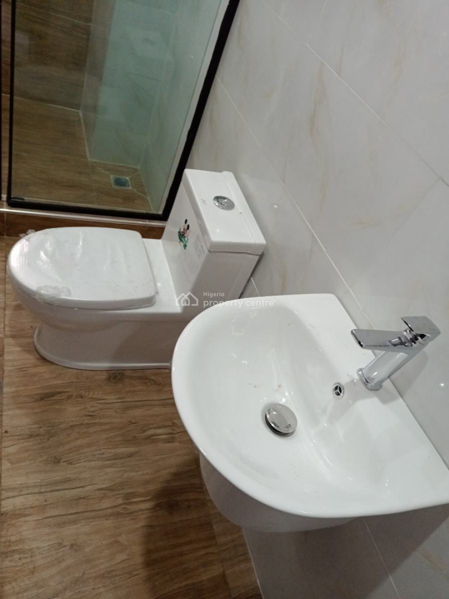 Luxury Built 2 Bedroom Apartment, Off Freedom Way, Lekki Phase 1, Lekki, Lagos, Flat / Apartment for Sale