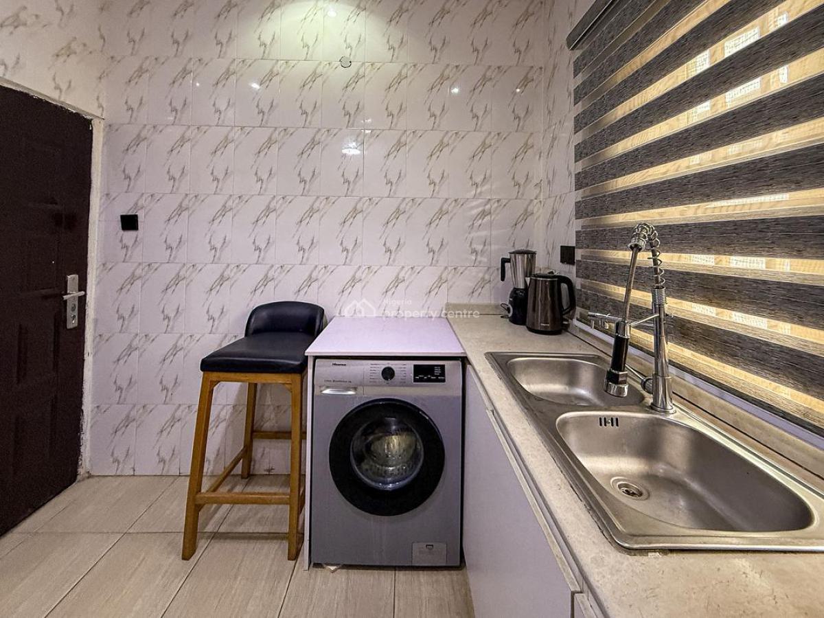 2 Bedroom Comfy Home, Gra Phase 2, Magodo, Lagos, Flat / Apartment Short Let