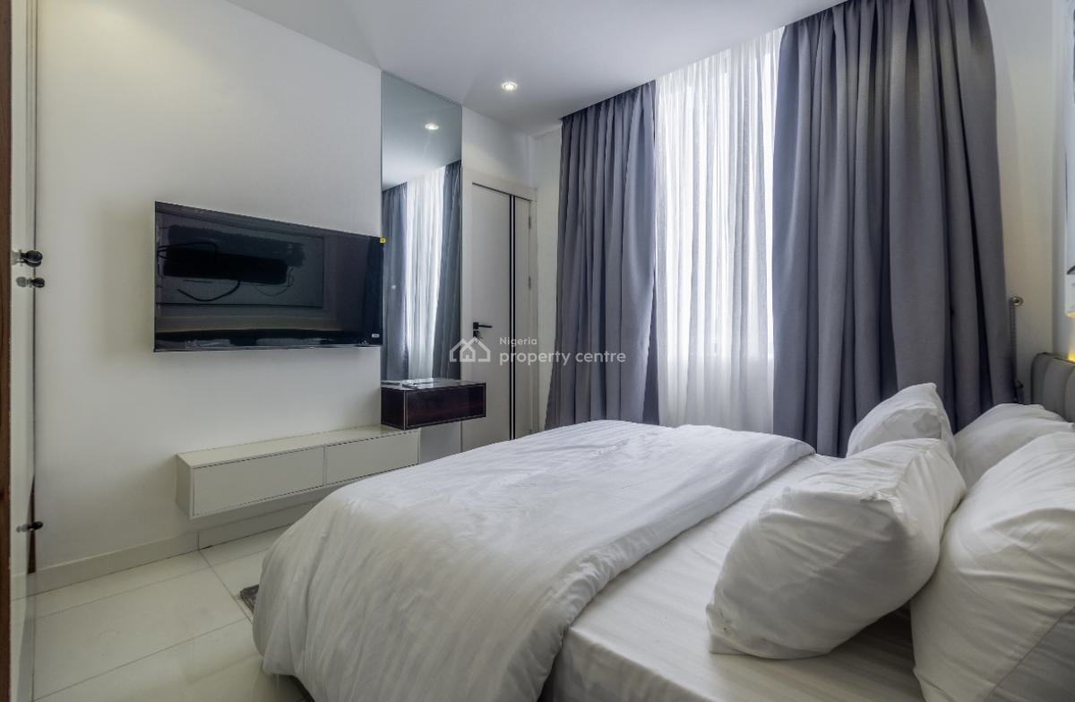Chic 2 Bedrooms with Pool & Gym, Gbangbala Road, Ikate, Lekki, Lagos, Flat / Apartment Short Let