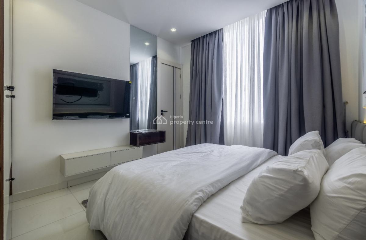 Chic 2 Bedrooms with Pool & Gym, Gbangbala Road, Ikate, Lekki, Lagos, Flat / Apartment Short Let