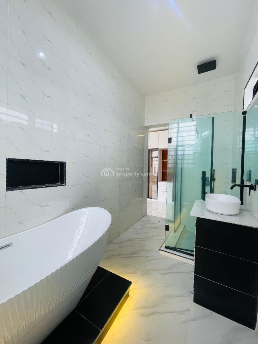 ️ Tastefully 5 Bedroom Detached Home with Swimming Pool and Bq, Chevron, Lekki, Lagos, Detached Duplex for Sale