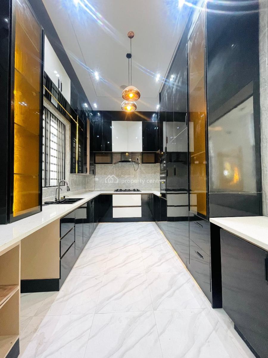 ️ Tastefully 5 Bedroom Detached Home with Swimming Pool and Bq, Chevron, Lekki, Lagos, Detached Duplex for Sale