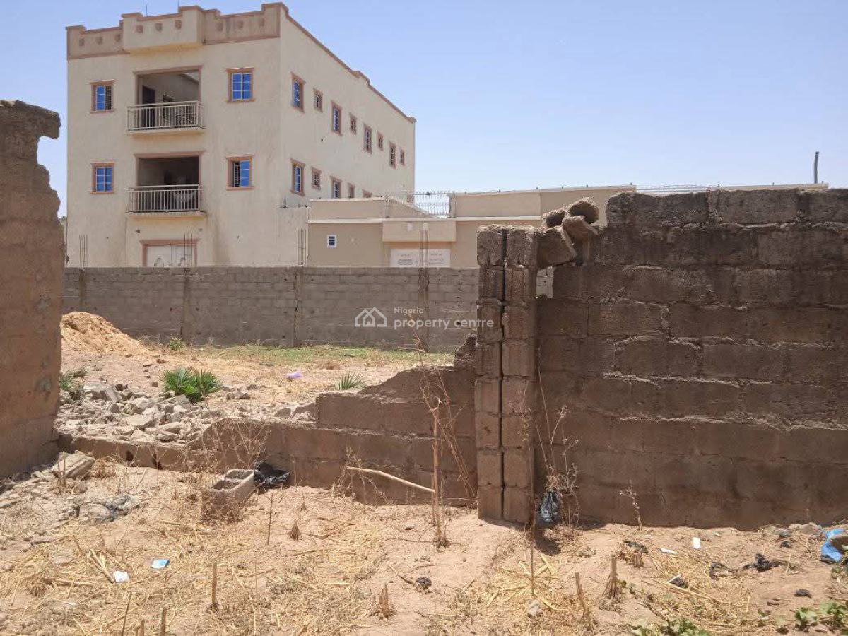 Distressed 4 Bedrooms Duplex with 2 Boys Quarters, Ido, Oyo, Detached Duplex for Sale
