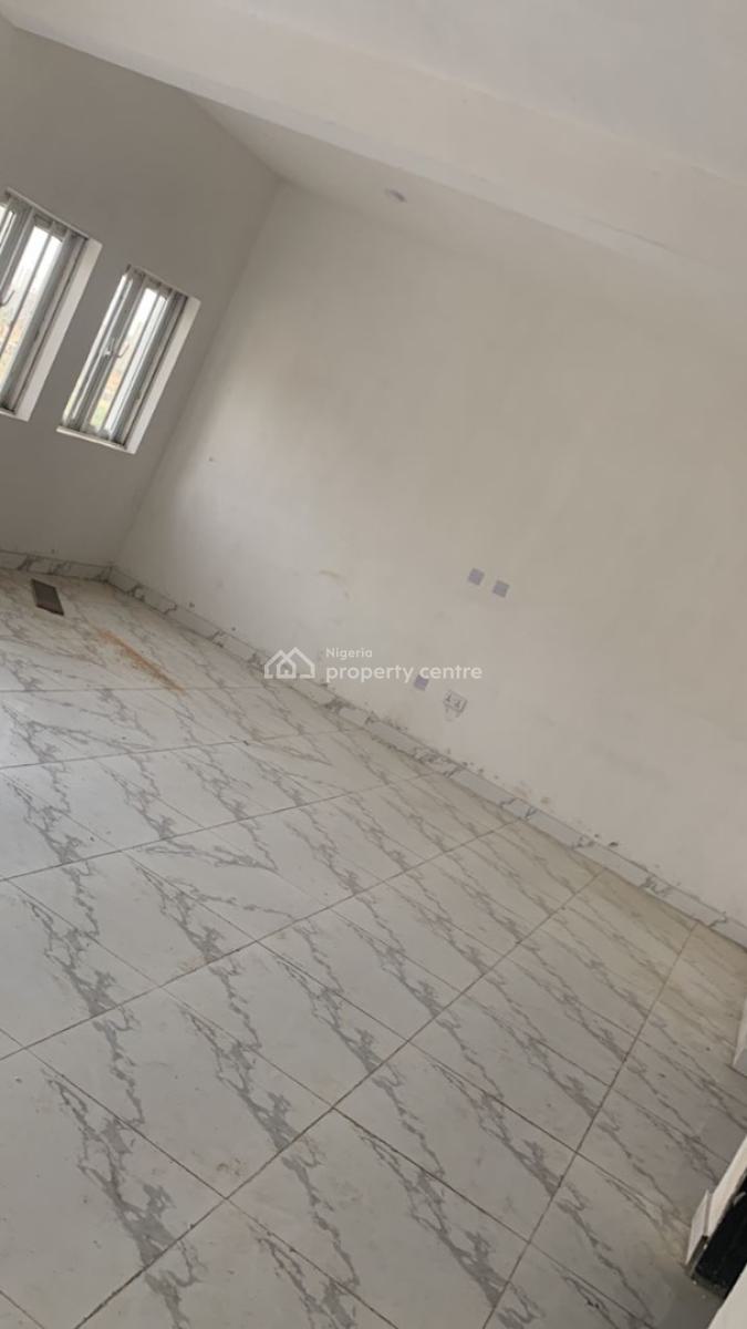 Stunning Spacious 3 Bedroom Apartment, Fashola Estate, Ibeshe, Ikorodu, Lagos, Flat / Apartment for Sale