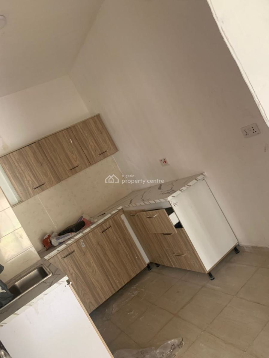 Stunning Spacious 3 Bedroom Apartment, Fashola Estate, Ibeshe, Ikorodu, Lagos, Flat / Apartment for Sale