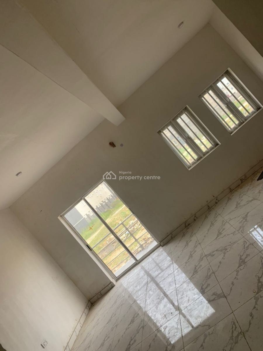 Stunning Spacious 3 Bedroom Apartment, Fashola Estate, Ibeshe, Ikorodu, Lagos, Flat / Apartment for Sale