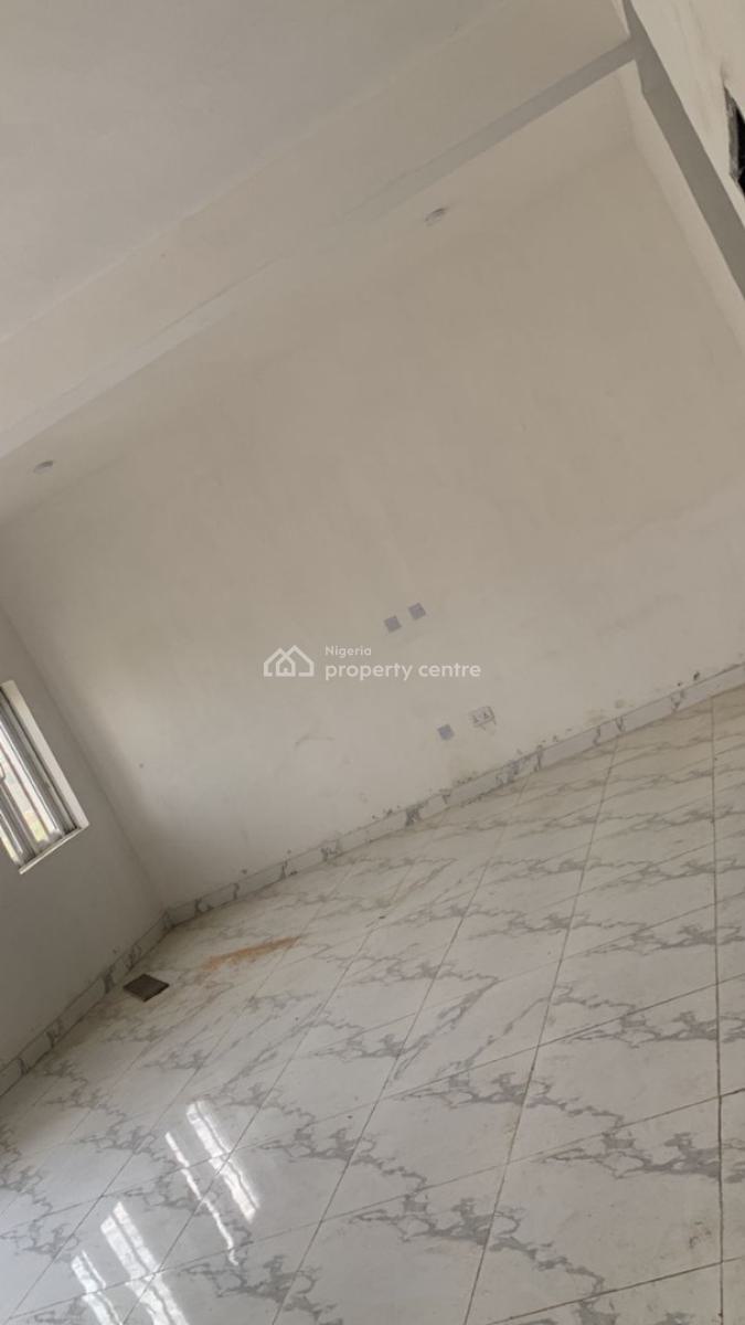 Stunning Spacious 3 Bedroom Apartment, Fashola Estate, Ibeshe, Ikorodu, Lagos, Flat / Apartment for Sale