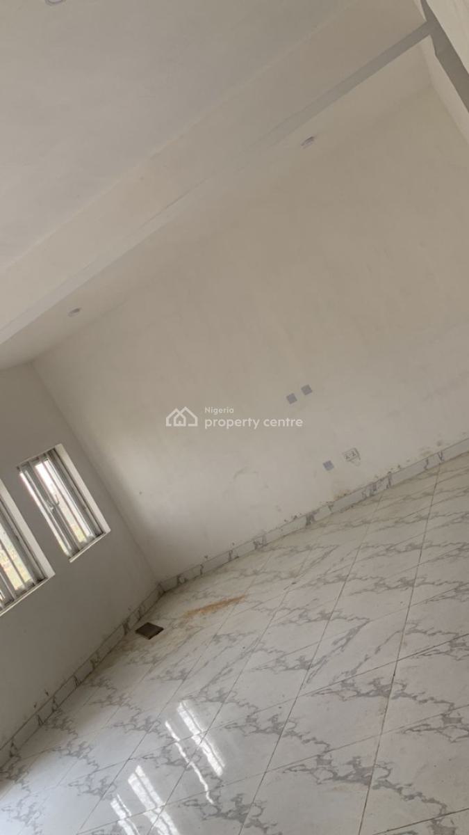 Stunning Spacious 3 Bedroom Apartment, Fashola Estate, Ibeshe, Ikorodu, Lagos, Flat / Apartment for Sale