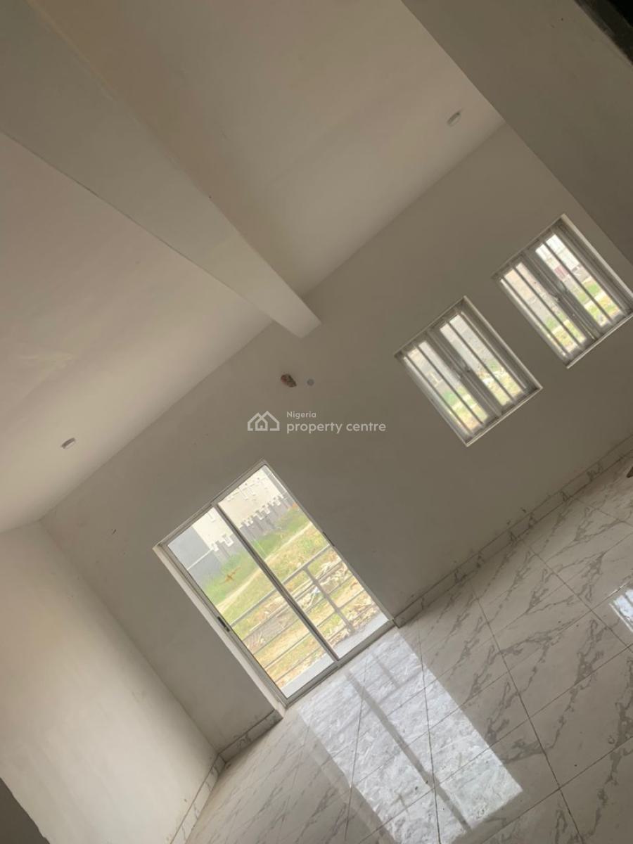 Stunning Spacious 3 Bedroom Apartment, Fashola Estate, Ibeshe, Ikorodu, Lagos, Flat / Apartment for Sale