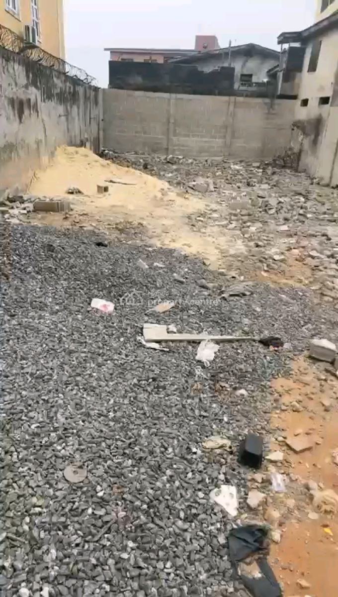 a Dry Half Plot of Land, Oluwakemi Street, Off Kayode Street, Onipanu, Shomolu, Lagos, Land for Sale