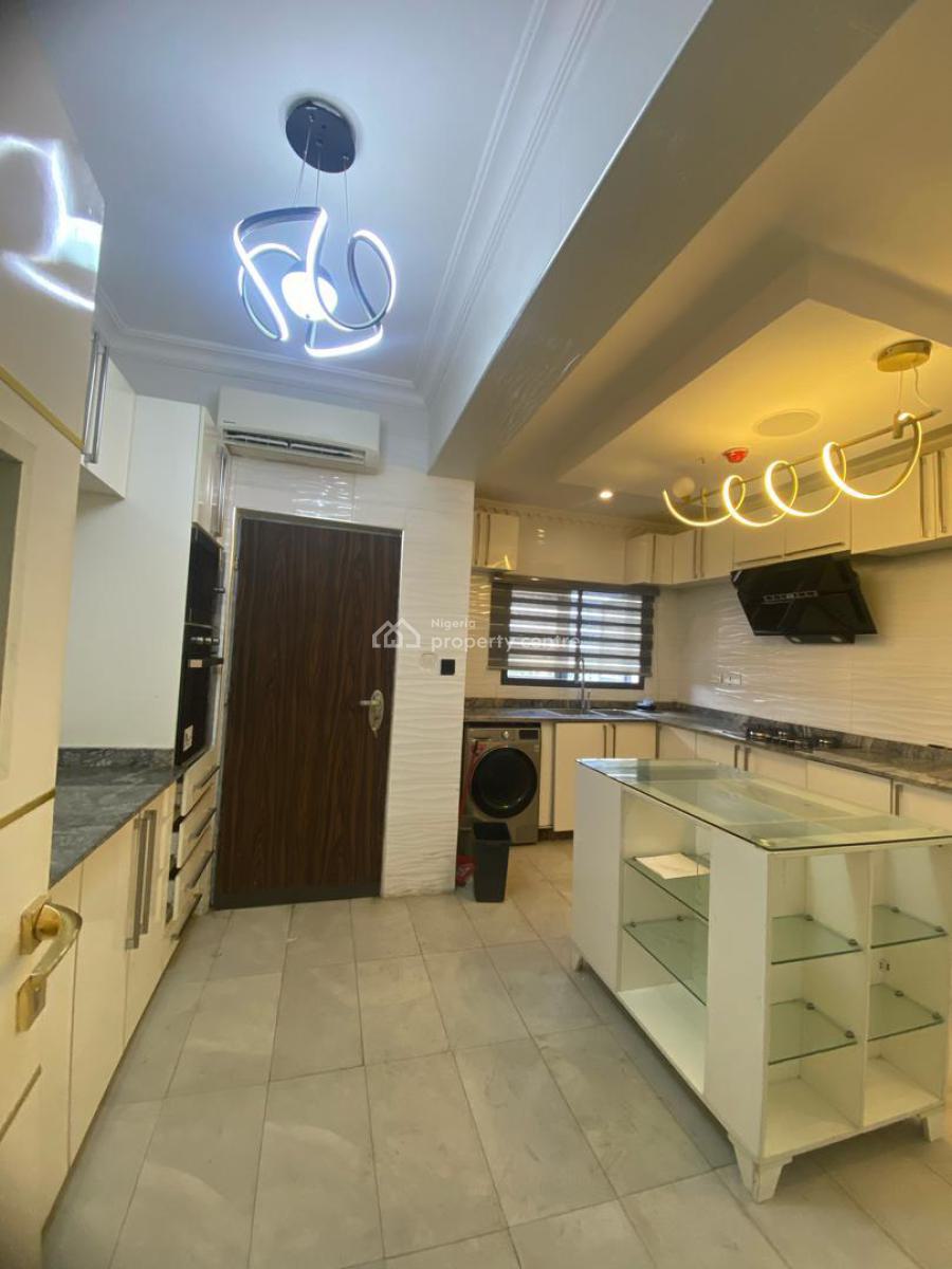 3 Spacious Bedrooms, Off Ahmadu Bello Way Access Through Louis Solomon Street, Victoria Island (vi), Lagos, Flat / Apartment for Rent