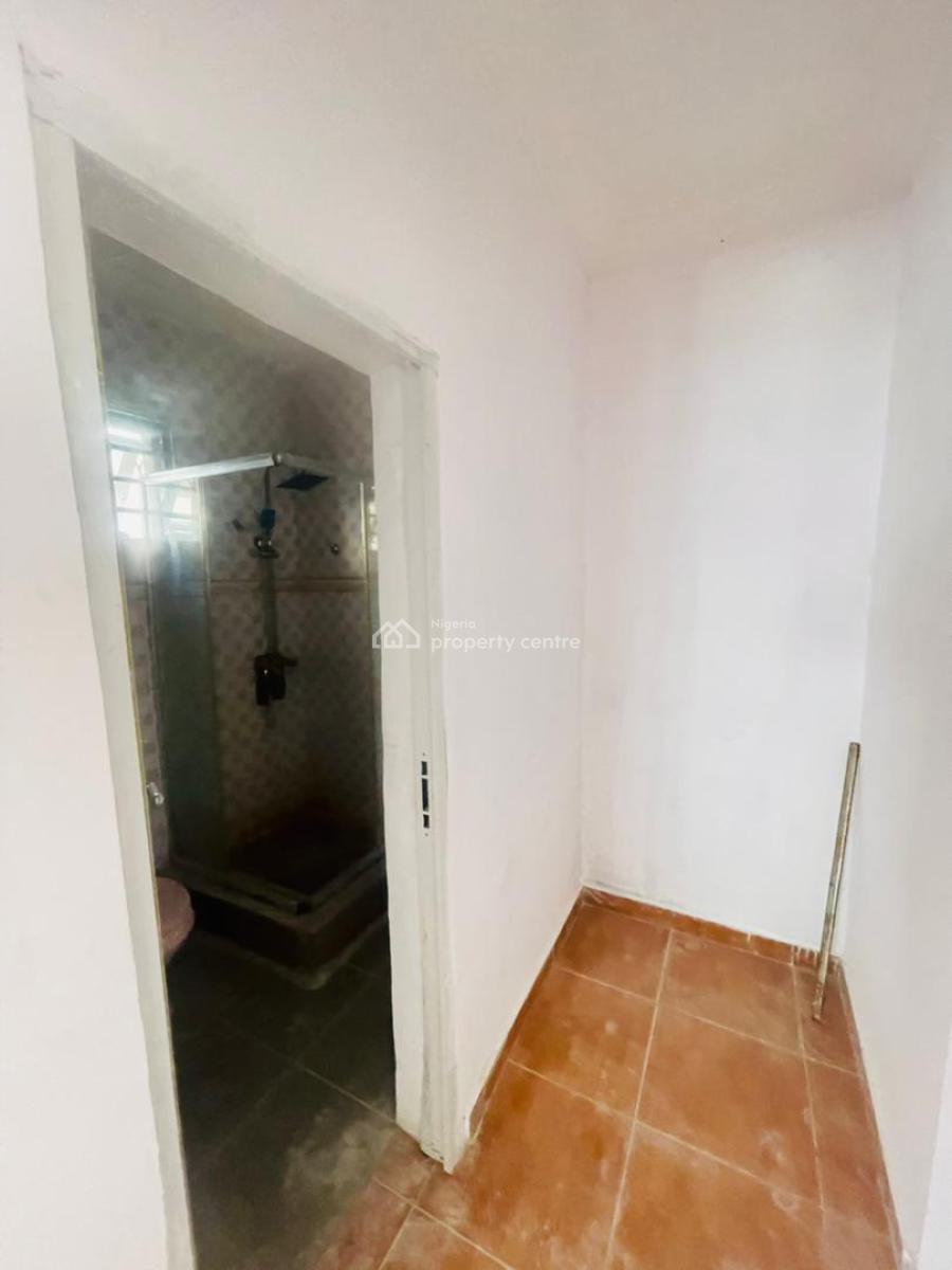 Single Room in a Shared Apartment, Ikota, Lekki, Lagos, House for Rent