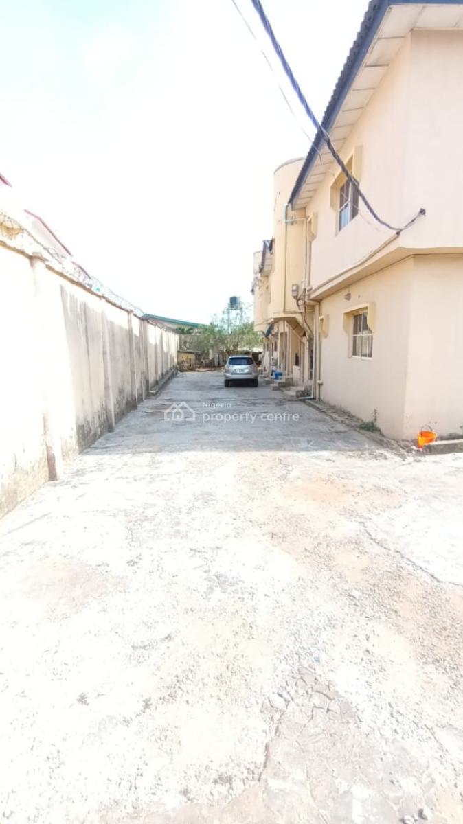 a Storey Building of 3 Flats Apartments on 1,000 Sqmts of Land, Gateway Estate Entrance, Gra Phase 1, Magodo, Lagos, Block of Flats for Sale