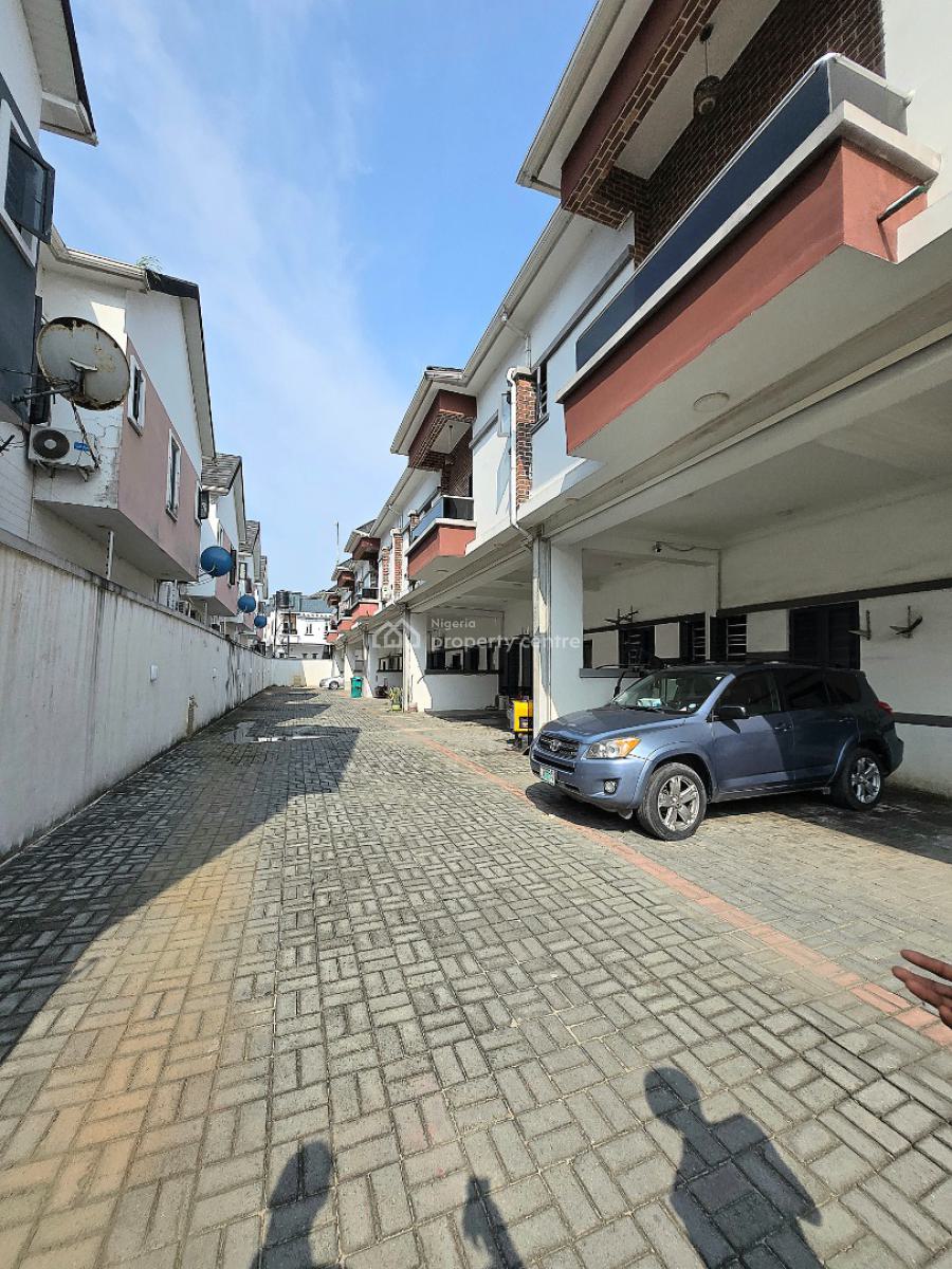 Newly Renovated 4 Bedroom House, Chevron Right Side, Lekki Phase 1, Lekki, Lagos, Terraced Duplex for Rent
