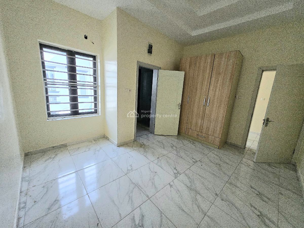 Newly Renovated 4 Bedroom House, Chevron Right Side, Lekki Phase 1, Lekki, Lagos, Terraced Duplex for Rent
