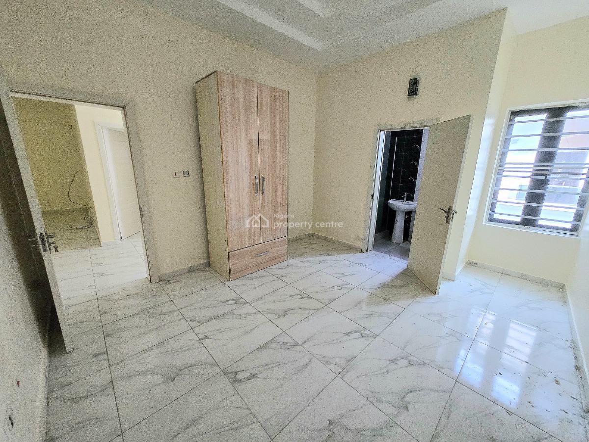 Newly Renovated 4 Bedroom House, Chevron Right Side, Lekki Phase 1, Lekki, Lagos, Terraced Duplex for Rent