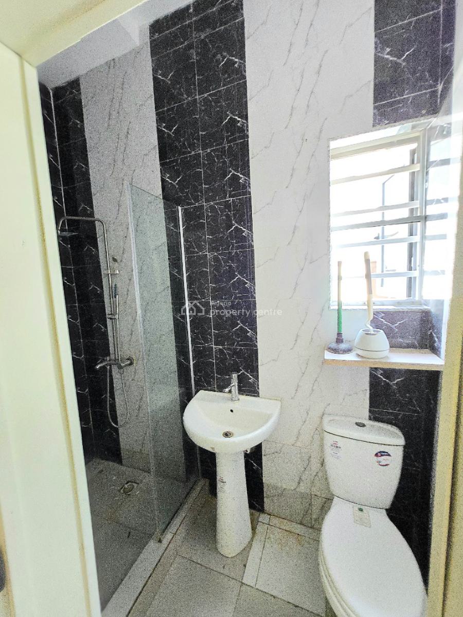 Newly Renovated 4 Bedroom House, Chevron Right Side, Lekki Phase 1, Lekki, Lagos, Terraced Duplex for Rent