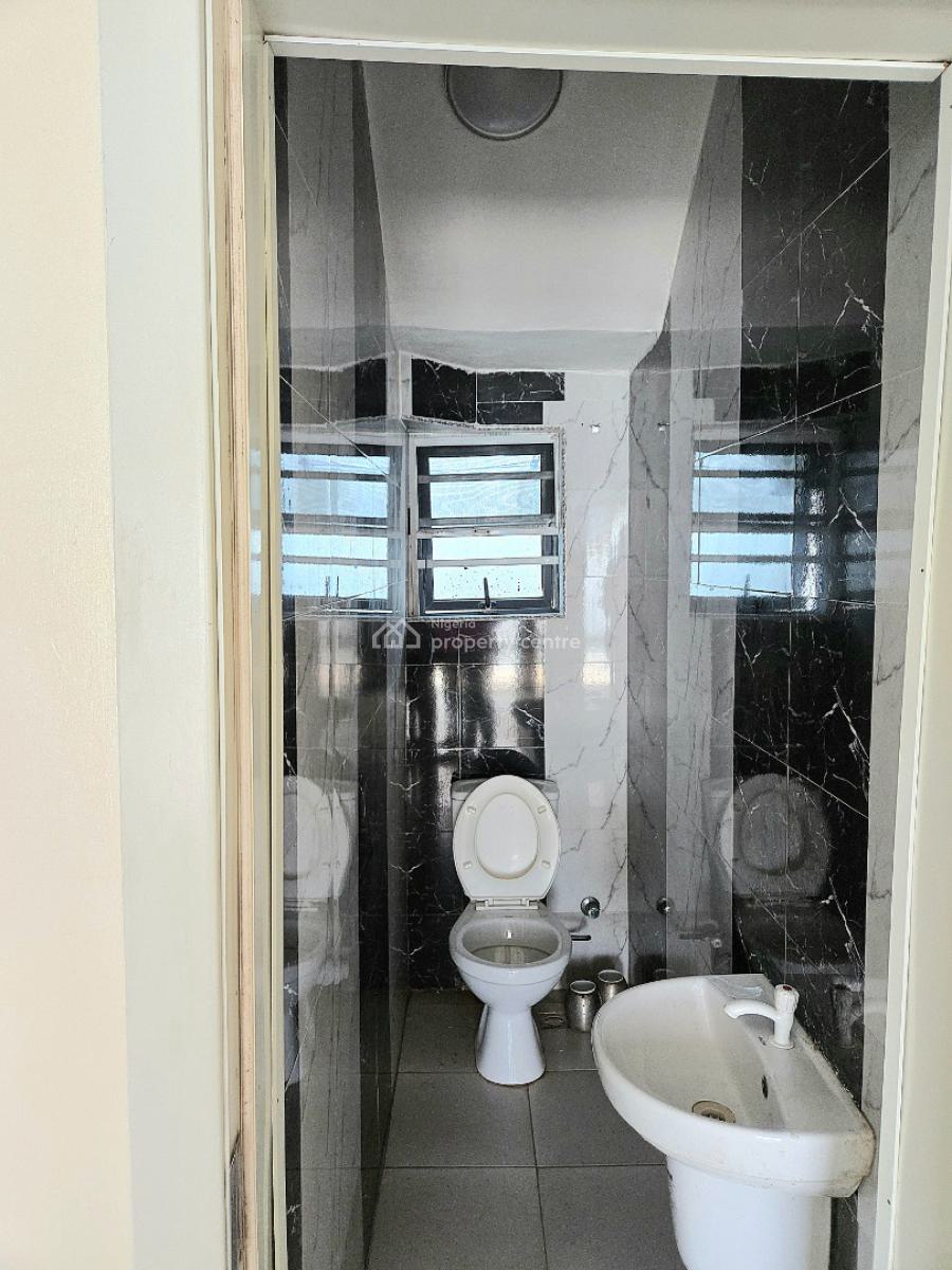 Newly Renovated 4 Bedroom House, Chevron Right Side, Lekki Phase 1, Lekki, Lagos, Terraced Duplex for Rent