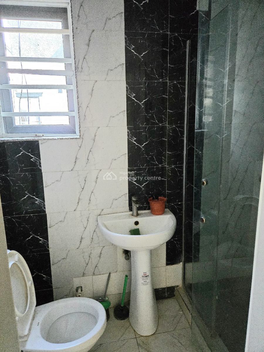 Newly Renovated 4 Bedroom House, Chevron Right Side, Lekki Phase 1, Lekki, Lagos, Terraced Duplex for Rent