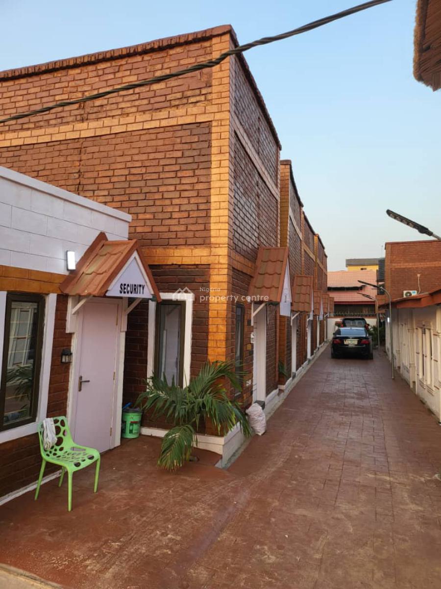 6 Unit of 1 Bedroom,5 Unit of Studio Apartments., Onike, Yaba, Lagos, House for Sale