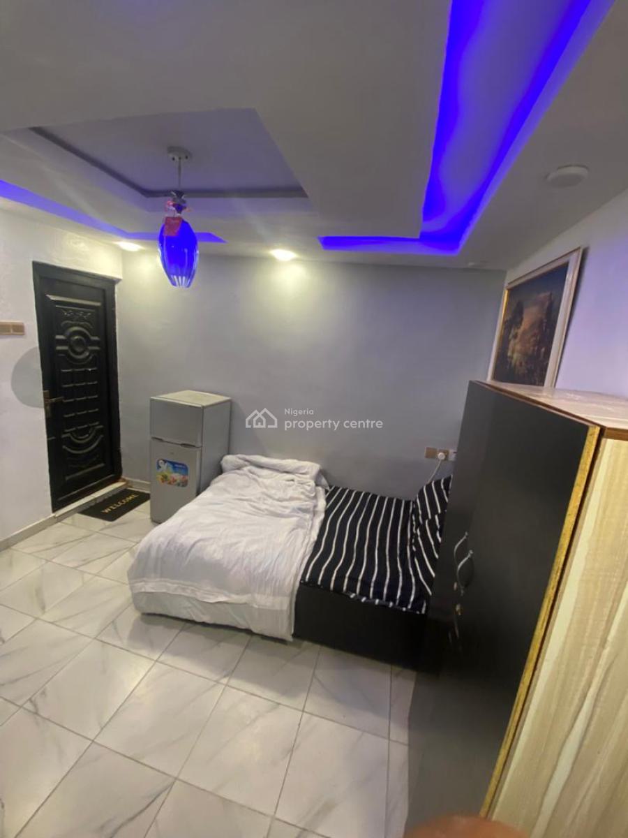 a Furnished Studio Apartment, Animashahun Street, Akoka, Behind Chemist Bus Stop, Akoka, Yaba, Lagos, Self Contain (single Rooms) Short Let