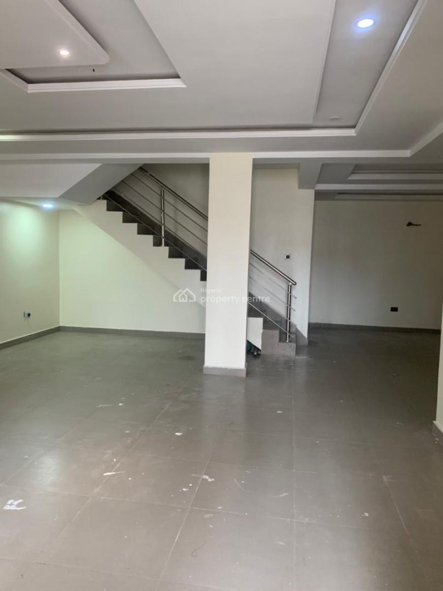 Decent 3 Bedroom Apartment Within a Nice Neighborhood, Orchid Road, Lekki, Lagos, Flat / Apartment for Rent