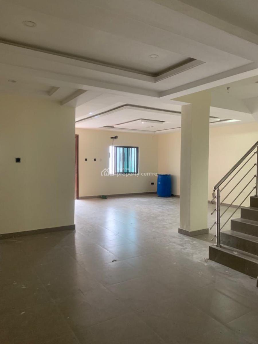 Decent 3 Bedroom Apartment Within a Nice Neighborhood, Orchid Road, Lekki, Lagos, Flat / Apartment for Rent