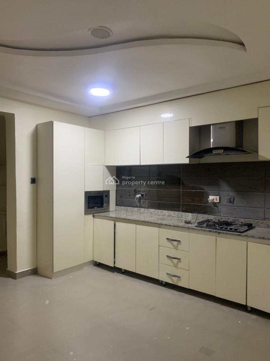Decent 3 Bedroom Apartment Within a Nice Neighborhood, Orchid Road, Lekki, Lagos, Flat / Apartment for Rent