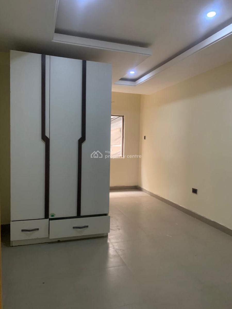 Decent 3 Bedroom Apartment Within a Nice Neighborhood, Orchid Road, Lekki, Lagos, Flat / Apartment for Rent