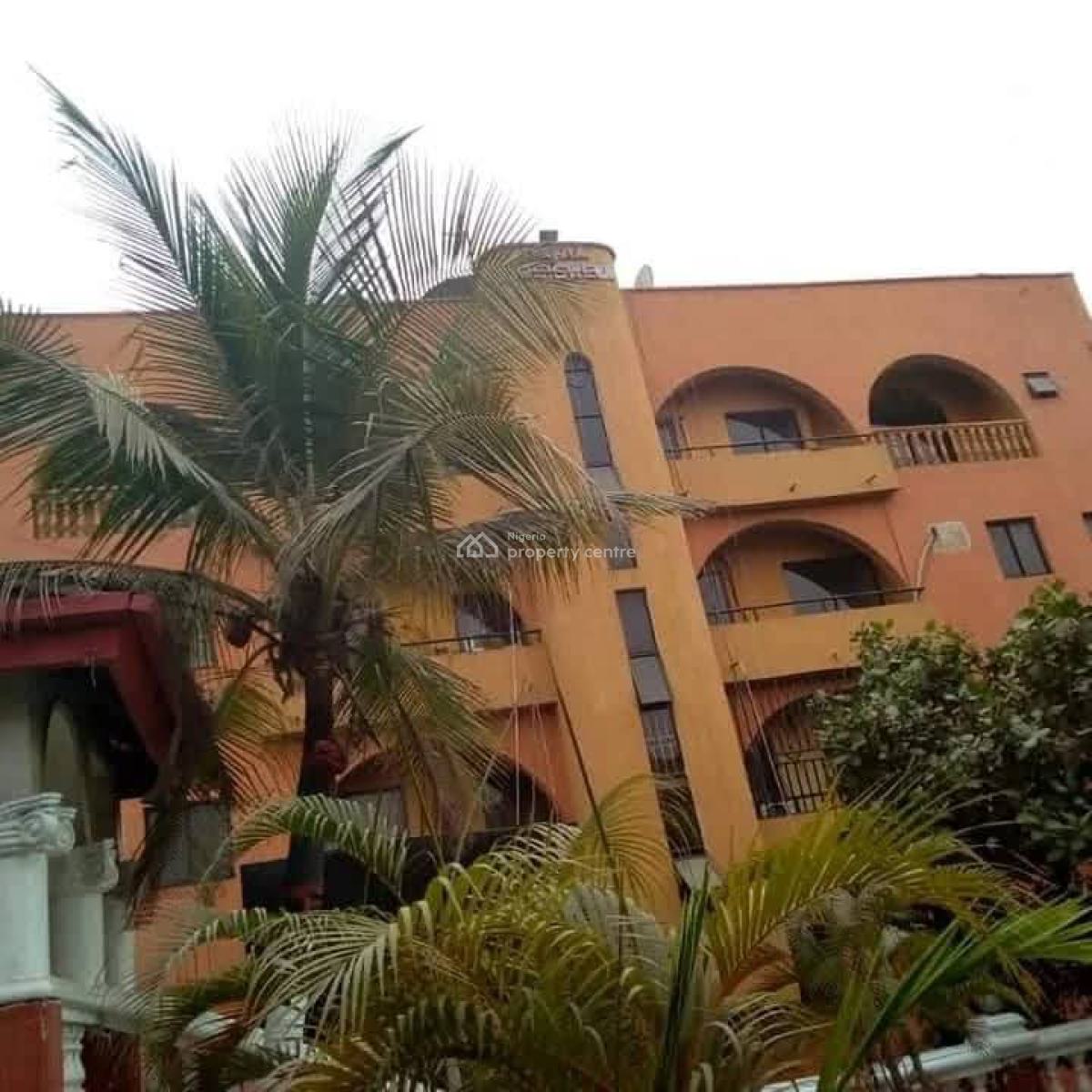 a Well Maintained 3 Bedroom Serviced Flat, Ikeja Gra, Ikeja, Lagos, Flat / Apartment for Rent