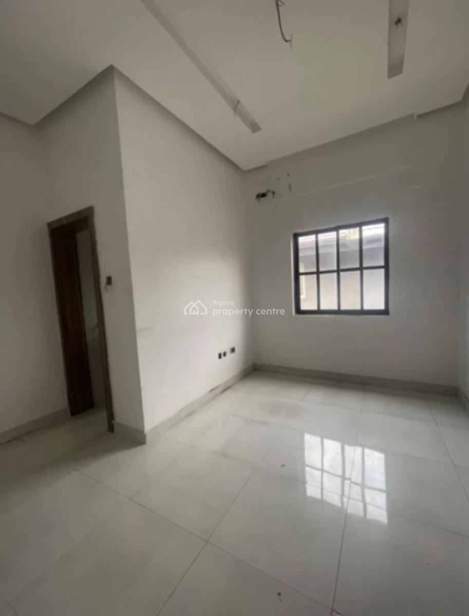 a Standard, Exquisite 4-in-1 Shop Space, Lekki Phase 1, Lekki, Lagos, Shop for Rent