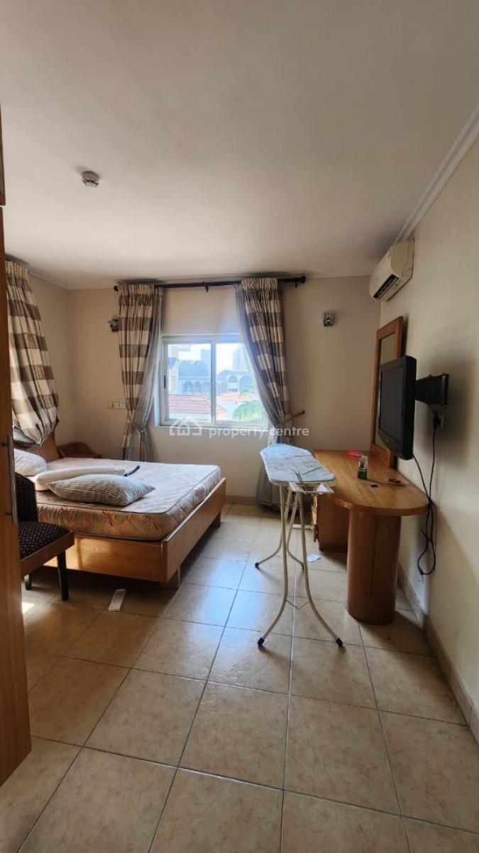 Spacious 3 Bedroom Flat with Bq, Old Ikoyi, Ikoyi, Lagos, Flat / Apartment for Rent