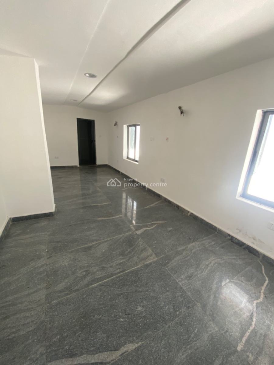 33 Square Meters Office Space/ Serviced (mall), Phase One Lekki, Lekki Phase 1, Lekki, Lagos, Plaza / Complex / Mall for Rent