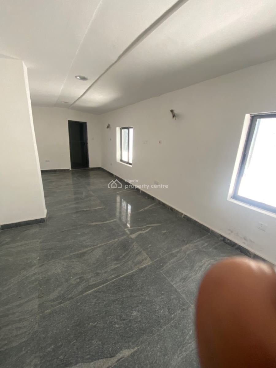 33 Square Meters Office Space/ Serviced (mall), Phase One Lekki, Lekki Phase 1, Lekki, Lagos, Plaza / Complex / Mall for Rent