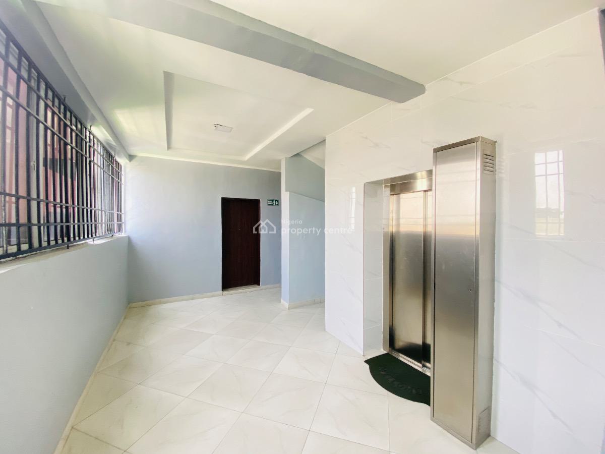 Newly Built 4 Bedroom Pent House with Bq, Lounge & Swimming Pool, Chisco, Ikate, Lekki, Lagos, Block of Flats for Sale