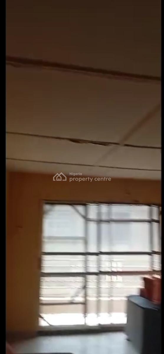 Devevt and Spacious 2bed in a Good Location(upstairs ), Alapere, Alapere, Ketu, Lagos, Flat / Apartment for Rent