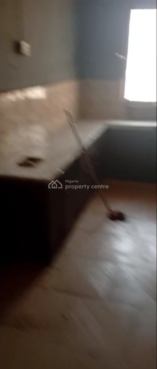 Devevt and Spacious 2bed in a Good Location(upstairs ), Alapere, Alapere, Ketu, Lagos, Flat / Apartment for Rent