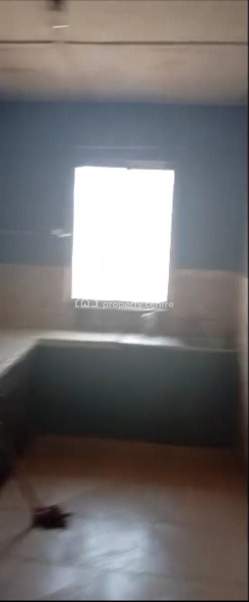 Devevt and Spacious 2bed in a Good Location(upstairs ), Alapere, Alapere, Ketu, Lagos, Flat / Apartment for Rent